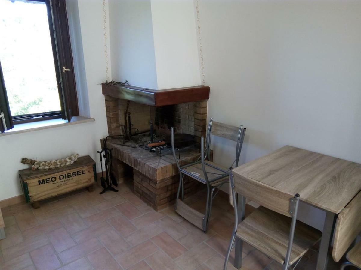 Casale Di Burano Apartment Onano ภายนอก รูปภาพ